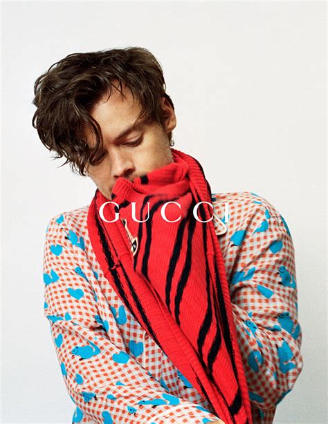 harry styles gucci lipstick
